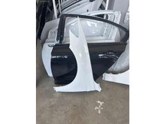 Passat B8 sol ön çamurluk beyaz orjinal