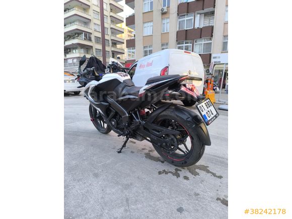 Hasar kayıtsız Bajaj Pulsar rs200