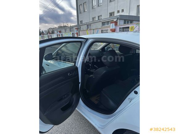 Sahibinden Renault Megane 1.3 TCe Joy 2020 Model 