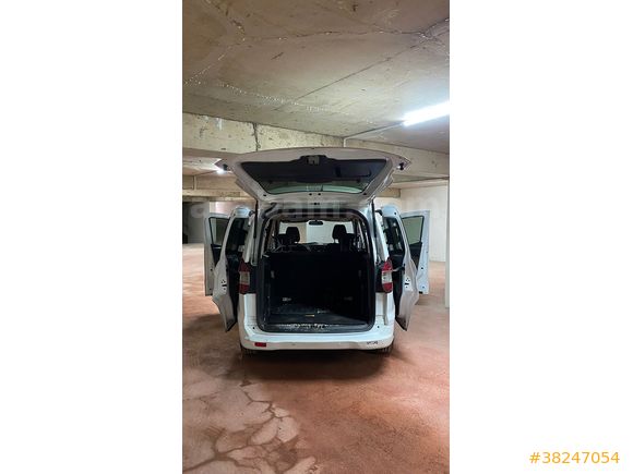 
2017 Model Ford Tourneo Courier 1.6 TDCI Deluxe