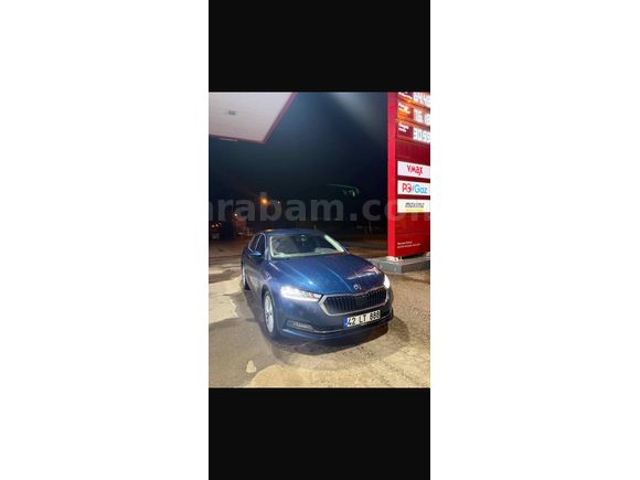 Sahibinden Skoda Octavia 1.0 e-Tec Premium 2023 Model  servis bakımlı garanti devam ediyor hatasız boyasız trammer yok değişensiz ful orijinal 