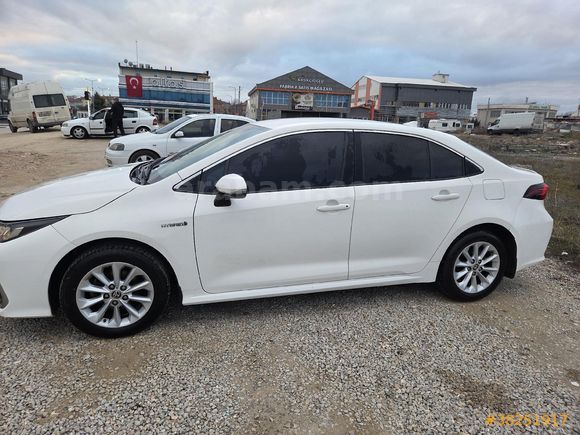ACİL SATILIK Sahibinden Toyota Corolla 1.8 Hybrid Dream 2021 Model