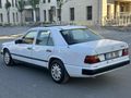 Yıldızları  Üstünde  üst açarlı  mercedes  200E