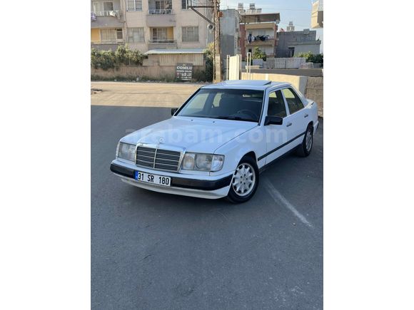 Yıldızları  Üstünde  üst açarlı  mercedes  200E