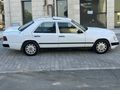 Yıldızları  Üstünde  üst açarlı  mercedes  200E