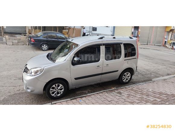 Sahibinden Renault Kangoo 1.5 dCi Touch 2017 Model  212000km Gri (metalik)