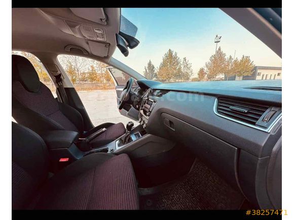 Sahibinden Skoda Octavia 1.6 TDI Elegance CR 2015 Model 
