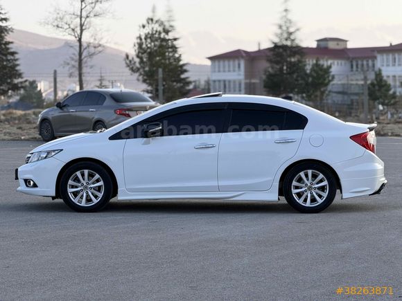 Sahibinden Honda Civic 1.6i VTEC ECO Elegance 2014 Model 