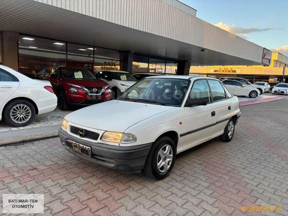 2001 model çok temiz lpg li astra sedan