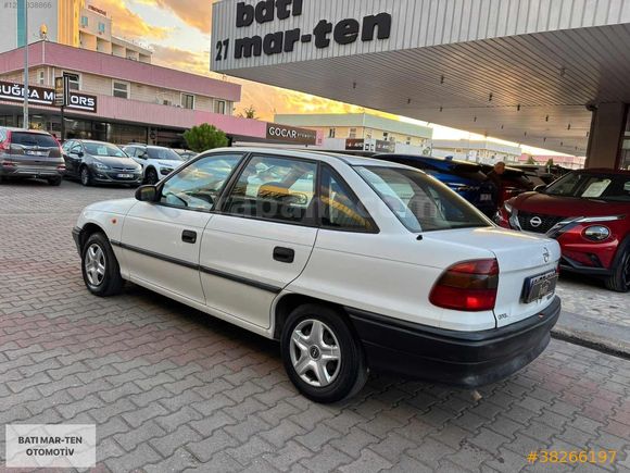 2001 model çok temiz lpg li astra sedan