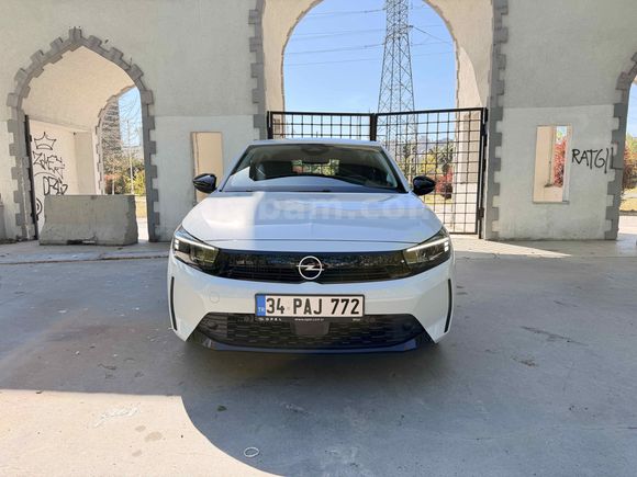 Sahibinden HATASIZ / BOYASIZ / TRAMERSİZ  - 2025 OPEL CORSA 1.2 T EDİTİON 