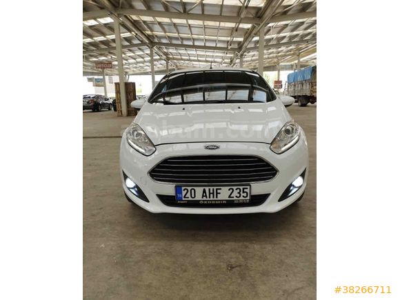 Sahibinden Ford Fiesta 1.5 TDCi Titanium X 2015 Model  172000km Beyaz