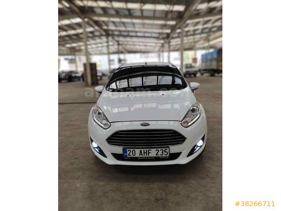 Sahibinden Ford Fiesta 1.5 TDCi Titanium X 2015 Model  172000km Beyaz