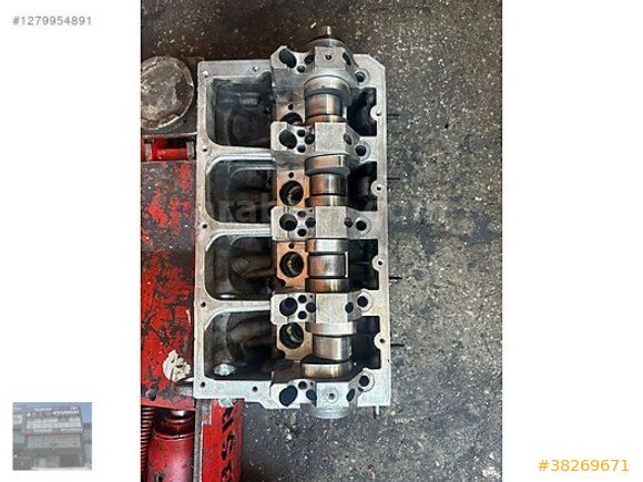 Transporter 1.9TDİ Çıkma orjinal silindir kapağı