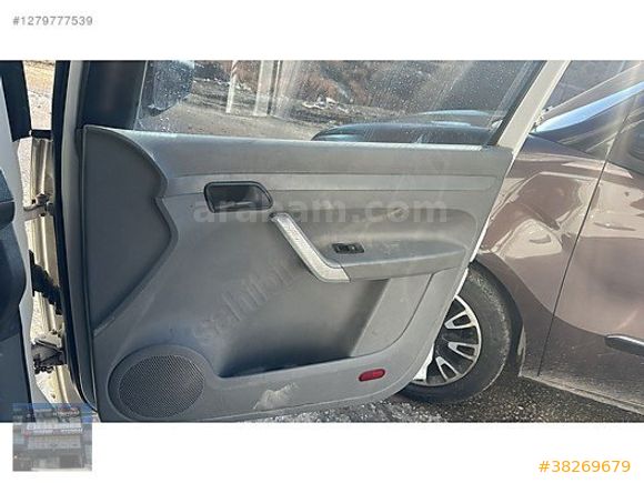 Caddy sağ ön kapı döşemesi