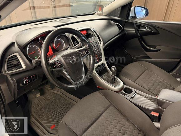 2013-215 Bin Km'de Opel Astra 1.4 T Enjoy Active "PAŞA OTOMOTİV"