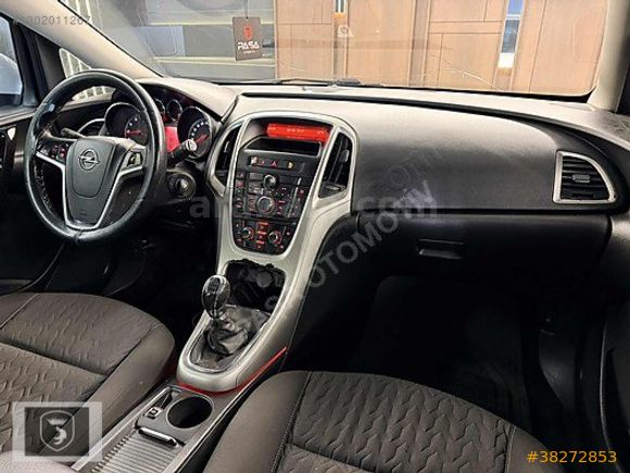 2013-215 Bin Km'de Opel Astra 1.4 T Enjoy Active "PAŞA OTOMOTİV"