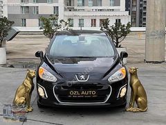 ÖZL AUTO'DAN 220.000 TL PEŞİNAT İLE DÜŞÜK KM DİZEL OTOMATİK!