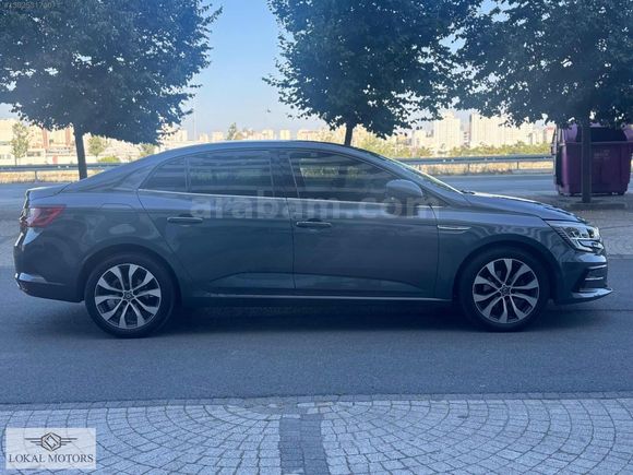 2021 MODEL RENAULT MEGANE 130.000 KM'DE İCON TERTEMİZ