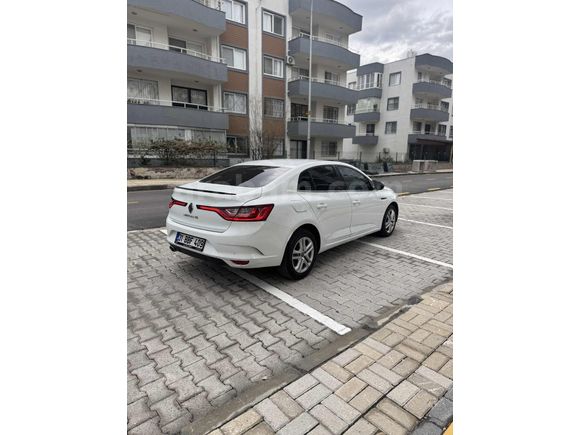 AUTO CMR'DEN 2020 MEGANE 1.5 BLUEDCİ TESLA EKRAN