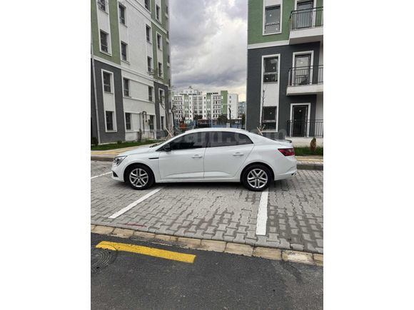 AUTO CMR'DEN 2020 MEGANE 1.5 BLUEDCİ TESLA EKRAN