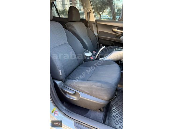 2009 Auris 1.4 D-4D Elegant MMT Otomatik Temiz