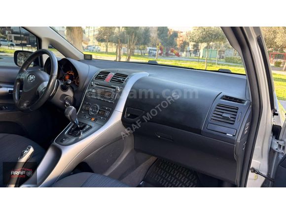 2009 Auris 1.4 D-4D Elegant MMT Otomatik Temiz
