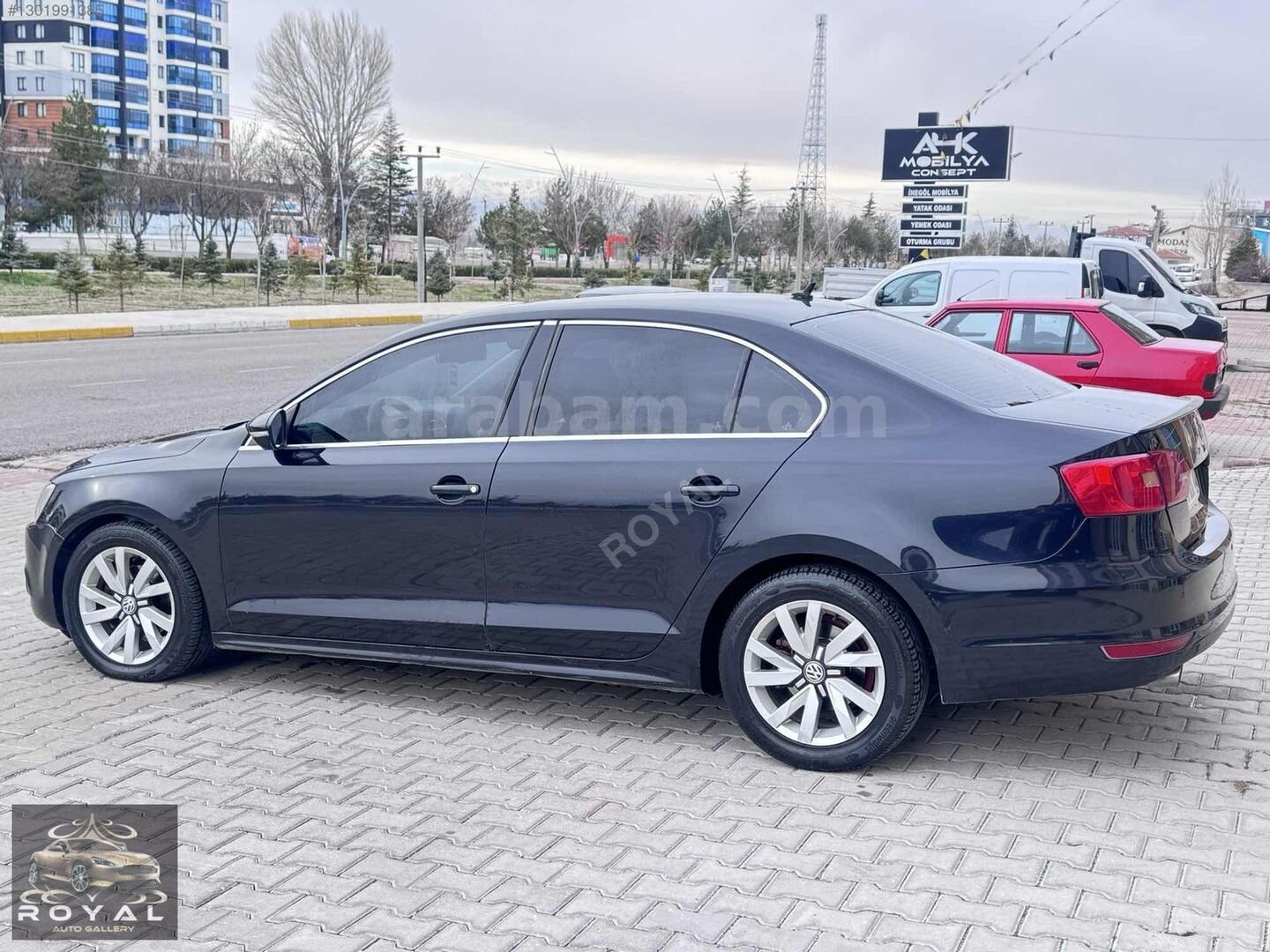 Galeriden Volkswagen Jetta 1.2 TSi Comfortline 2011 Model Niğde 280.000 km Siyah 5