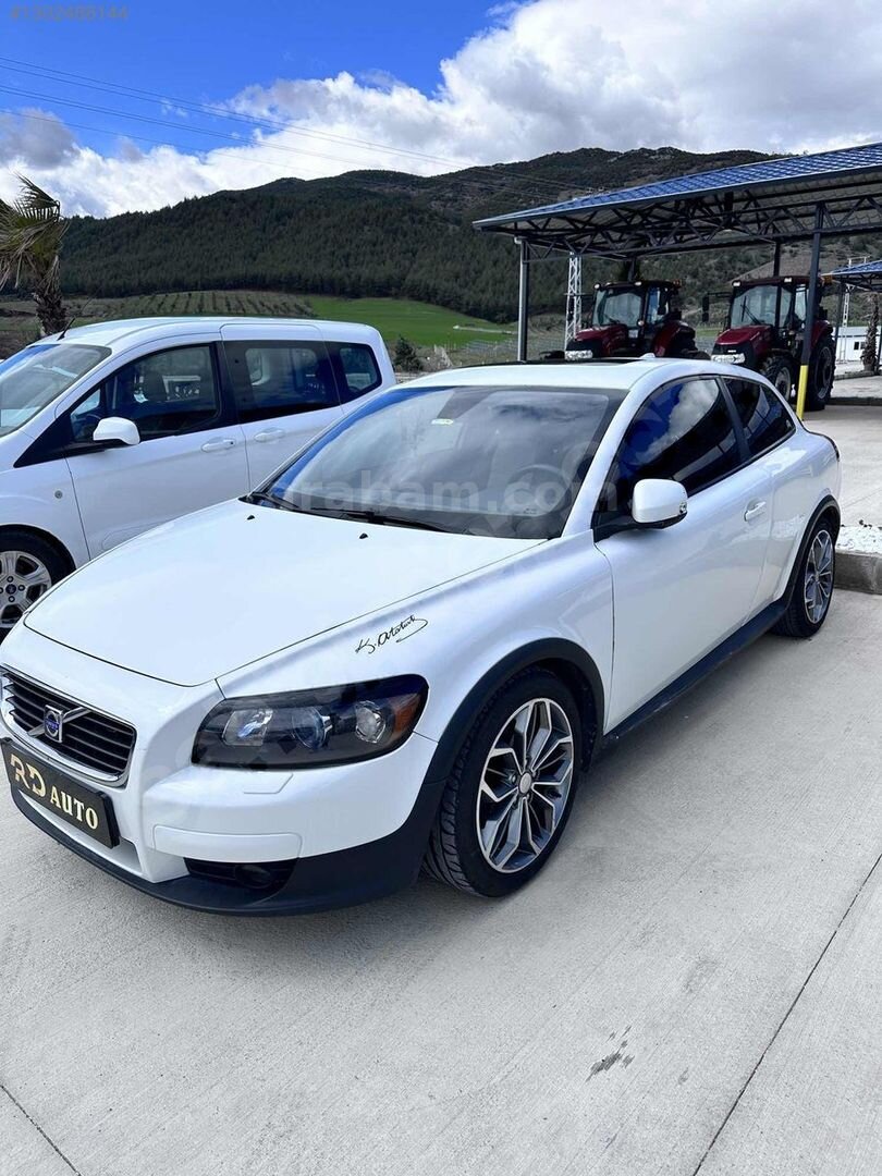 Galeriden Volvo C30 1.6 D Premium 2010 Model Gaziantep 325.000 km Beyaz 4
