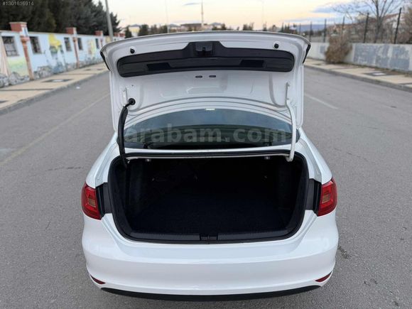 YÜCE'DEN İLK SAHİBİN'DEN JETTA 1.6 TDİ