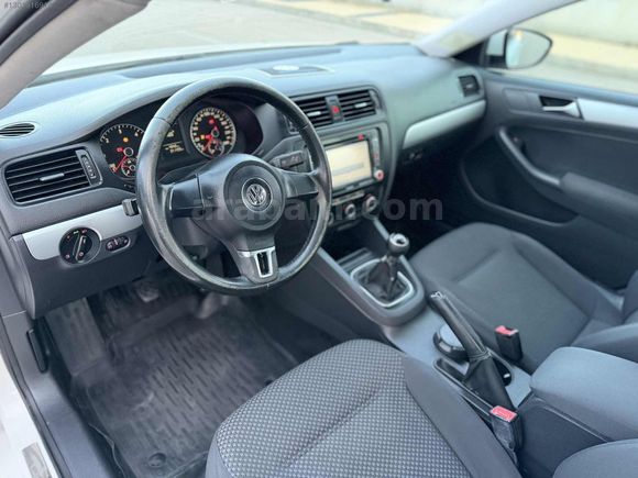 YÜCE'DEN İLK SAHİBİN'DEN JETTA 1.6 TDİ