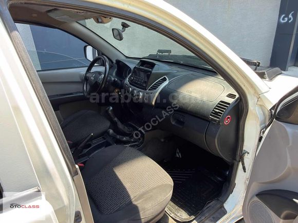 OTOCLASS'DAN 4X4 FULL PAKET YAPILI L200