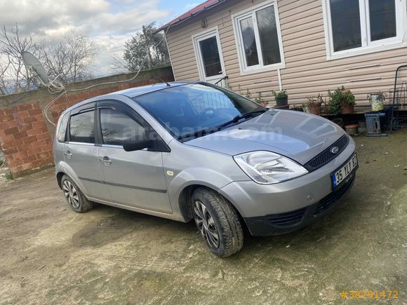 Sahibinden Ford Fiesta 1.4 Comfort 2004 Model bütün bakımları yapıldı  masrafsız 
