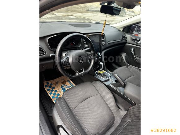Sahibinden Renault Megane 1.5 Blue DCI Touch 2020 Model