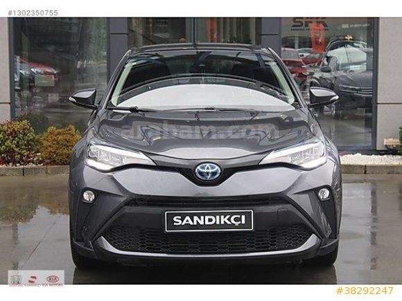 SANDIKÇI 2.EL 2023 C-HR 1.8 Hybrid 4x2 Flame e-CVT