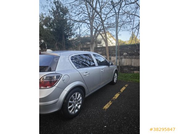 77 Bin km, Kazasız, 1.6 benzin Opel Astra