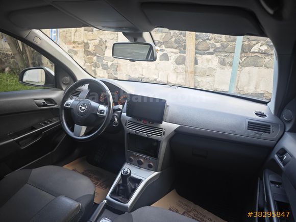 77 Bin km, Kazasız, 1.6 benzin Opel Astra