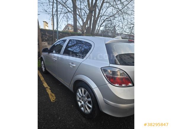 77 Bin km, Kazasız, 1.6 benzin Opel Astra