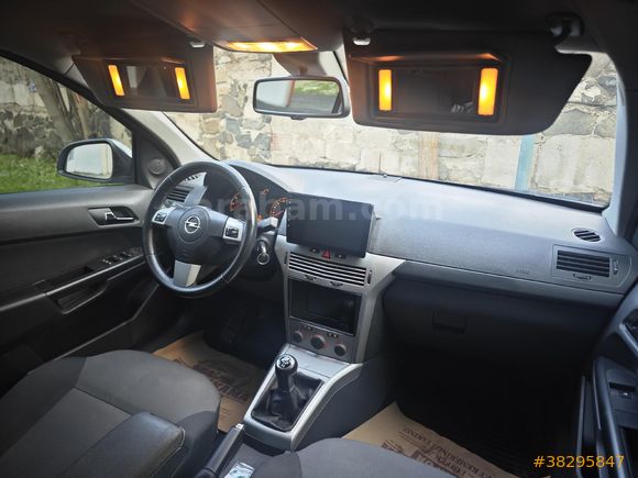 77 Bin km, Kazasız, 1.6 benzin Opel Astra