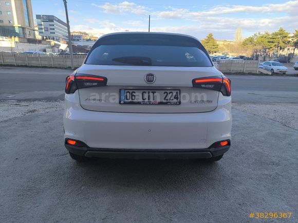Sahibinden Fiat Egea Cross 1.4 Fire Urban 2021 Model  30.000 km Beyaz