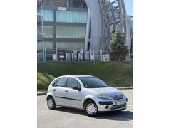 1.4  dizel. Sx tutulan motor 70 lik aracı 5 ay önce bayan öğretmen den aldım  gayet bakımlı ve diridir tek  kusuru    Güneş yanığı   