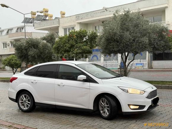 Sahibinden Ford Focus 1.5 TDCi Trend X 2016 Model Tesla ekranlı  motor şanzıman 
kusursuz