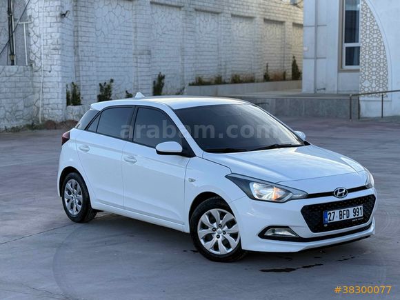 Sahibinden Hyundai i20 1.4 CRDi Jump 2017 Model  206.000 km Beyaz