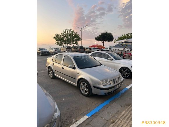 Sahibinden Volkswagen Bora 1.6 Trendline 2000 Model  219.000 km (gümüş)gri 