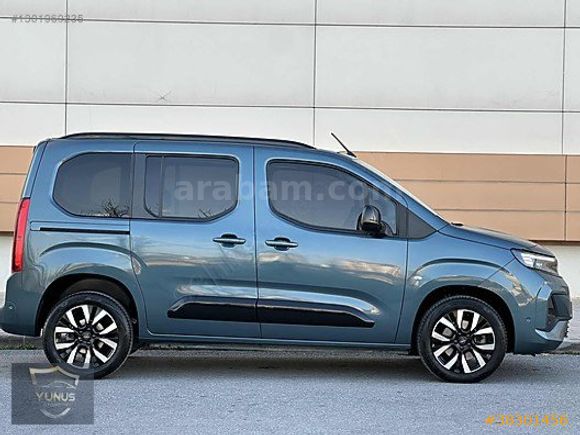 YUNUS OTOMOTİV'den 2024 Opel Combo Ultimate Cam Tavan Boyasız