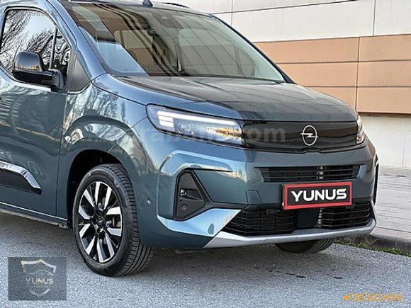 YUNUS OTOMOTİV'den 2024 Opel Combo Ultimate Cam Tavan Boyasız