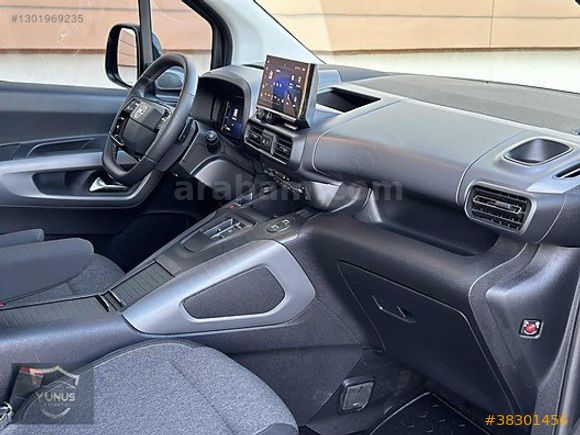 YUNUS OTOMOTİV'den 2024 Opel Combo Ultimate Cam Tavan Boyasız