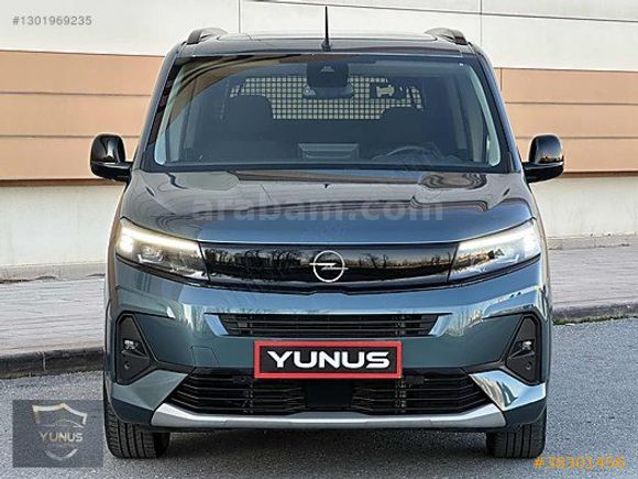 YUNUS OTOMOTİV'den 2024 Opel Combo Ultimate Cam Tavan Boyasız