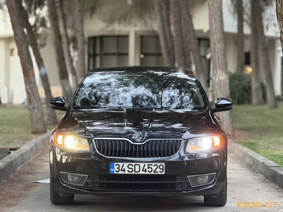 Sahibinden Skoda Octavia 1.6 TDI Style 2016 Model  214.000 km Siyah
