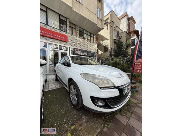 2013 model 1.6 tam otomatik Megane